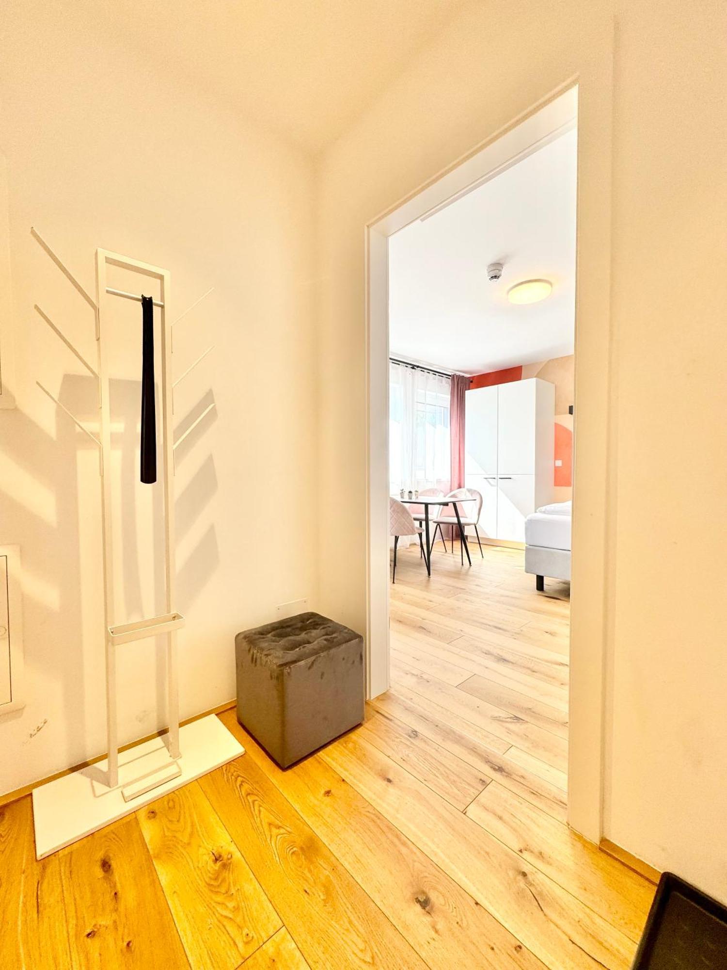 Stylische Wohnung Mit Balkon Vienna Exterior photo